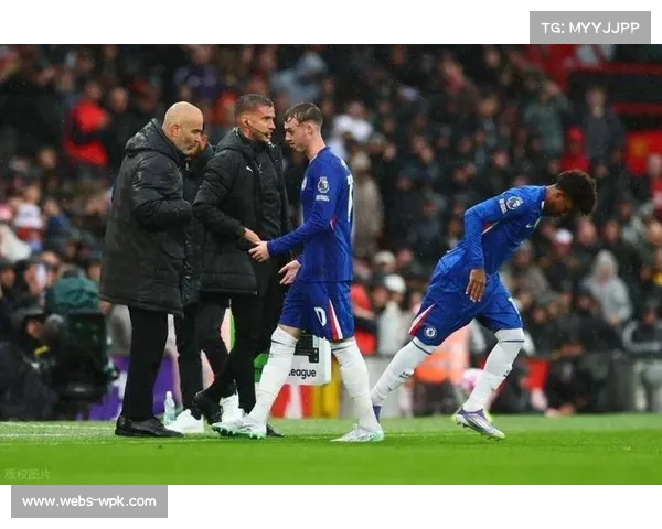 切尔西老板现场观赛,球队失利后面露沉重神情 切尔西老板现场观赛,球队失利后面露沉重神情